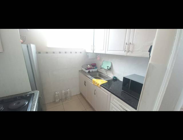 1 BEDROOM FLAT FOR SALE IN ESSENWOOD